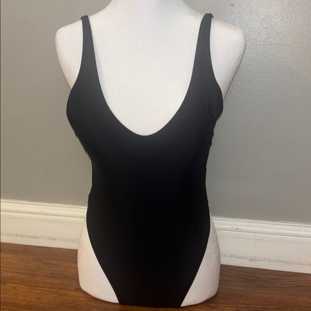 Relleciga Black One-Piece Swimsuit